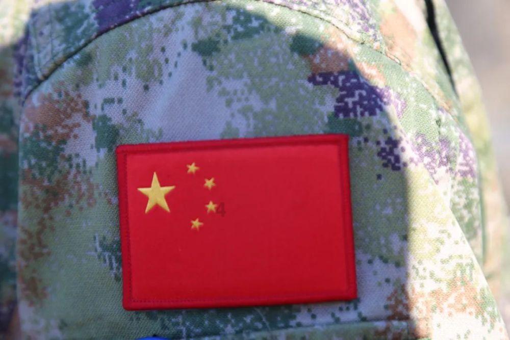 俗语云：“头生九龙骨，早晚必显贵”，其中“九龙骨”指什么？