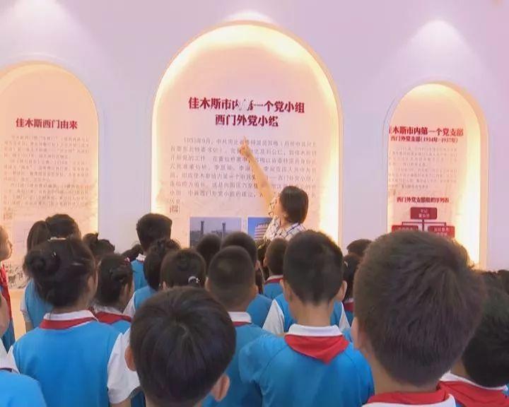 刚毕业的女生找大概多少工资的工作算不错啊？游戏画面